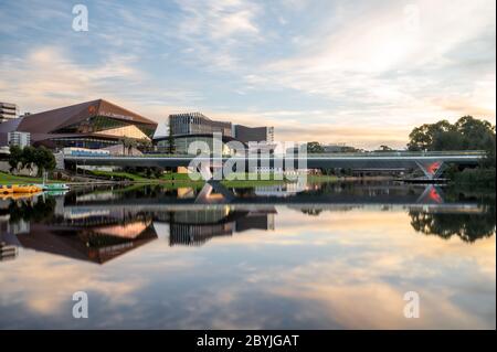 Adelaide, South Australia - Torrens Riverbank Precinct at Sunset Stockfoto