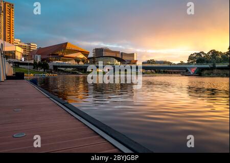 Adelaide, South Australia - Torrens Riverbank Precinct at Sunset Stockfoto