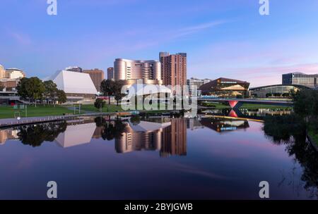 Adelaide, South Australia - Torrens Riverbank Precinct at Sunset Stockfoto