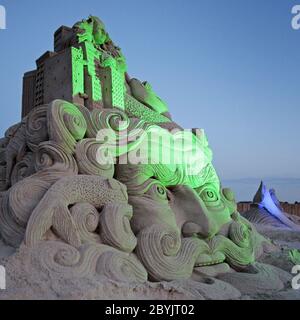 Kunstwerk aus Sand am Kemnader See, Deutschland. Stockfoto