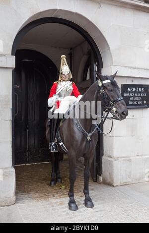 Pferdewächter in Whitehall, London, England Stockfoto