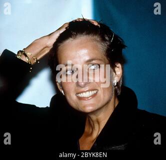 Opernsänger Luciano Pavarotti trifft TRH Prince und Princess of Wales, Prinzessin Diana und Prinz Charles bei einem Konzert im Hyde Park, London, eng Stockfoto