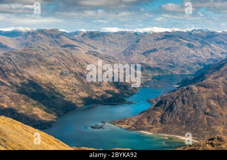 Loch Hourn und die Berge der Kinlochhourn und Kintail Wälder von Ladhar Bheinn, Knoydart, Schottland Stockfoto