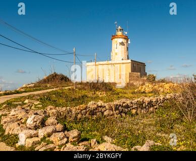 Giordan Leuchtturm (Ta’ Ġurdan Leuchtturm oder Gordan Leuchtturm) in Għasri, Gozo, Malta Stockfoto