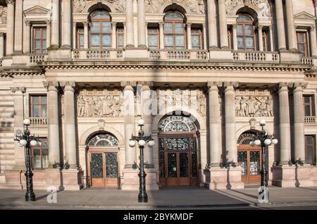 Eingang Glasgow City Chambers am George Square, Glasgow, Schottland. Stockfoto