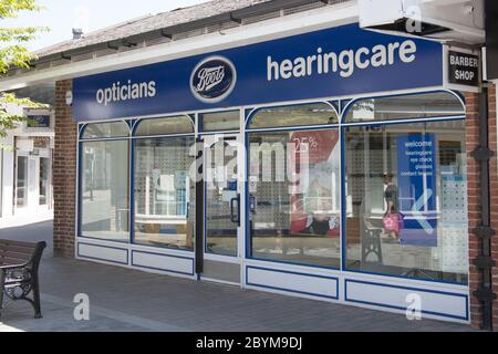 Die Boots Opticians Shop Front in Bicester in Großbritannien Stockfoto