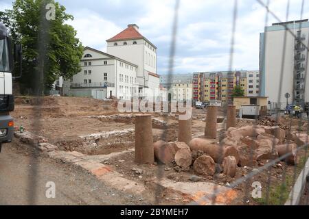 10. Juni 2020, Thüringen, Nordhausen: Ansicht der Fundstelle der Kriegsbombe am Theater. Mehr als 7000 Menschen müssen nach der Entdeckung einer Weltkriegsbombe evakuiert werden. Foto: Matthias Bein/dpa-Zentralbild/dpa Stockfoto