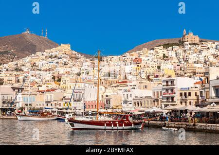 Uferpromenade von Ermoupoli, Syros, Griechenland Stockfoto