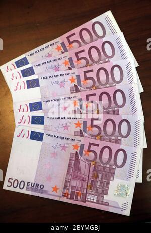 29.02.2020, Berlin, Deutschland - 500 Euro Banknoten. 00S200229D514CAROEX.JPG [MODEL RELEASE: NEIN, PROPERTY RELEASE: NO (c) caro images / Sorge, http://www.c Stockfoto