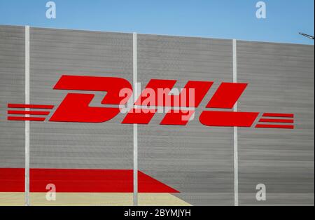 20.04.2020, Bochum, Nordrhein-Westfalen, Deutschland - DHL Logistik Paketzentrum, MARK 517, Umbau des ehemaligen Opel-Werks in Bochum. 00X200420D05 Stockfoto