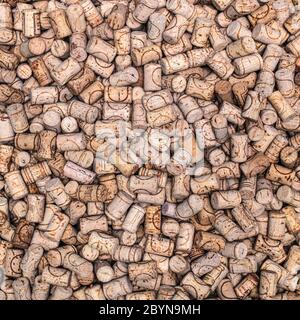 Gebrauchte Flaschenkorken. Recyceltes Material. Musterhintergrund Stockfoto