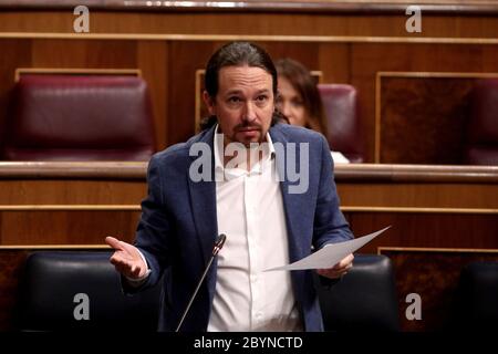 Madrid, Spanien; 10/06/2020.- Pablo Iglesias Turrión, zweiter Vizepräsident und Minister für soziale Rechte und die Agenda 2030.Pedro Sanchez, der spanische Präsident, gewinnt die Stimmen für das Mindestlebenseinkommen (IMV auf spanisch) und nur die rechtsextreme Vox-Partei stimmt dagegen. Das Mindestlebenseinkommen ist das Einkommen, mit dem der Staat die Armut und Ungleichheit im Königreich Spanien bekämpfen will, das zu den höchsten in Europa gehört. Sie wird zwischen 461 und 1,100 Euro liegen. Dieses lebenswichtige Einkommen wird 850,000 Familien erreichen, die etwa 2.3 Millionen Menschen bewohnen, und die Regierung plant das im ersten i Stockfoto