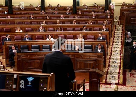 Madrid, Spanien; 10/06/2020.- Pablo Casado Volkspartei (PP).Pedro Sanchez, der spanische Präsident, gewinnt die Stimmen für das Mindestlebenseinkommen (IMV auf spanisch) und nur die rechtsextreme Vox-Partei stimmt dagegen. Das Mindestlebenseinkommen ist das Einkommen, mit dem der Staat die Armut und Ungleichheit im Königreich Spanien bekämpfen will, das zu den höchsten in Europa gehört. Sie wird zwischen 461 und 1,100 Euro liegen. Dieses lebenswichtige Einkommen wird 850,000 Familien erreichen, die etwa 2.3 Millionen Menschen gruppieren, und die Regierung plant, dass der Betrag in erster Linie Haushalte mit einem Einkommen pro Einheit erreicht Stockfoto