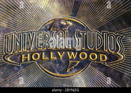 Logo Universal Studios Hollywood. Universal Studios Hollywood ist ein Vergnügungspark und ein Filmproduktionsstudio der Firma NBC Universal mit Sitz in i Stockfoto