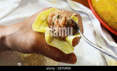 Nahaufnahme Kochen hausgemachte Shumai Stockfoto