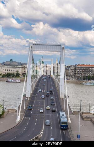 Elisabeth-Brücke, Budapest, Frontalansicht Stockfoto