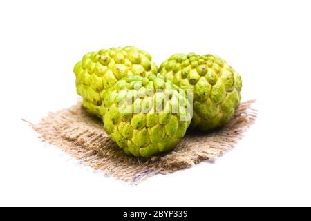 Custard Apfel isoliert auf weißem Hintergrund Stockfoto