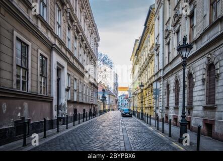 Budapest, Ungarn, März 2020, Blick auf die Veres Palne Straße Stockfoto