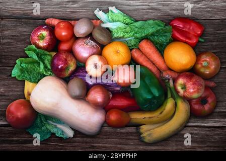 Verschiedene Obst- und Gemüsesorten Stockfoto