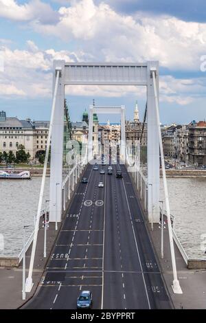 Elisabeth-Brücke, Budapest, Frontalansicht Stockfoto