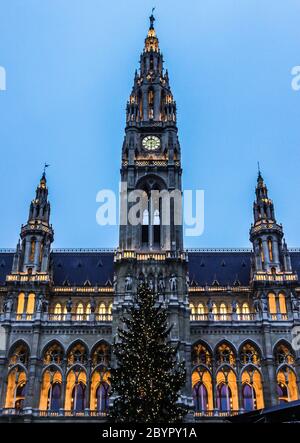 Nahaufnahme hohe gotische Gebäude der Stadt Wien, Österreich Stockfoto