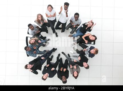 Unternehmer treffen um Konferenztisch Adressierung Stockfoto