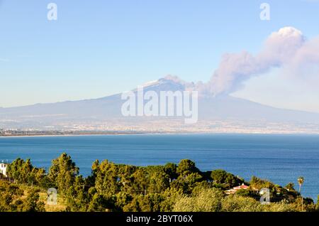 Ausbruch des Ätna (Sizilien, Italien) am 24th. Dezember 2018 Stockfoto