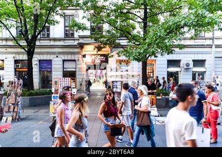 Freizeit und Tourismus auf den Straßen (Knez Mihailova) von Belgrad (Belgrad), Serba Stockfoto