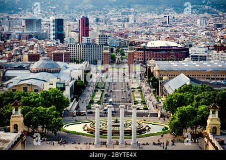 BARCELONA, SPANIEN - 18. MAI 2018. Blick auf Barcelona von einem hohen Punkt Stockfoto