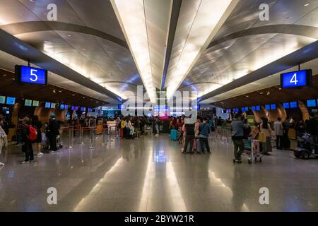 Taipei, Taiwan - Februar 2019: Taipei Taoyuan Airport Architektur und Insassen. Stockfoto