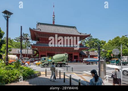 Blick auf den Zojo-ji Tempel, Tokio, Japan Stockfoto