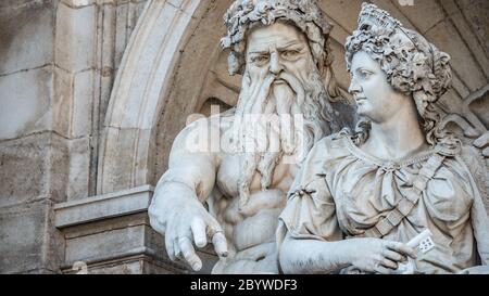 Neptun und seine Frau Salacia Brunnen in der Nähe von Albertina und Hofburg in Wien, Österreich Stockfoto