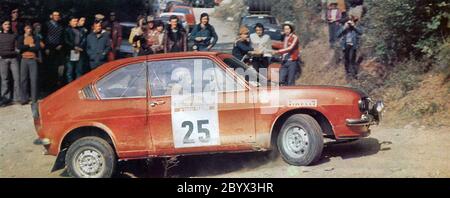 Der italienische Rallyefahrer Federico 'Bancor' Ormezzano und sein Beifahrer Enrico Cartotto auf einem Alfa Romeo Alfasud TI (Gruppe 1) auf der Rallye Sanremo Ca. 1974 Oktober 1974 Stockfoto