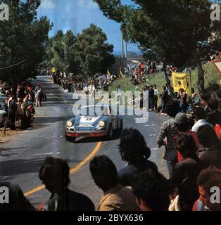 Provinz Palermo (Sizilien, Italien), 'Piccolo Madonie'-Rennstrecke, 13. Mai 1973. Der Porsche 911 Carrera RSR 3.0 (Gruppe 5) des Martini Racing Teams auf der Targa Florio 1973. Stockfoto