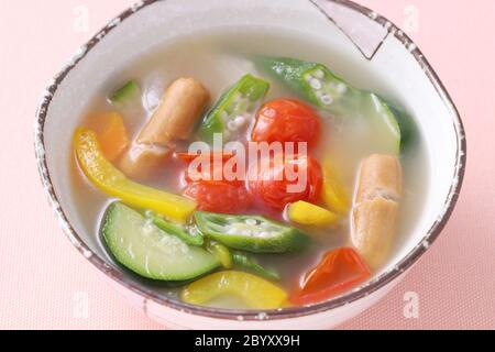 Suppe aus Wurst und Gemüse, Pot-au-feu (japanisch) Stockfoto