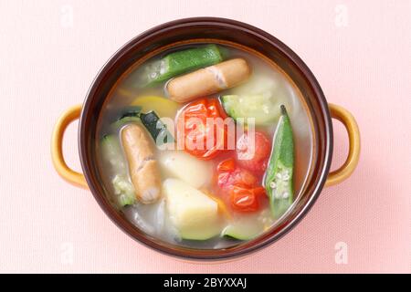 Suppe aus Wurst und Gemüse, Pot-au-feu (japanisch) Stockfoto