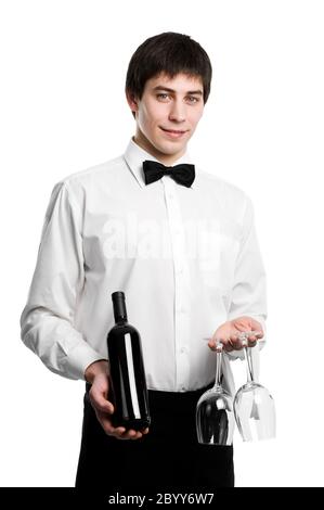 Sommelier mit Weinflasche und Gläsern Stockfoto