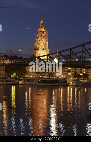 Frankfurt - Kaiserdom St. Bartholomäus am Abend Stockfoto