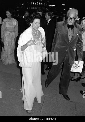 LONDON, GROSSBRITANNIEN. September 1980: HRH Prinzessin Margaret bei der königlichen Vorschau von "Sie spielen unser Lied" im Shaftesbury Theater in London. © Paul Smith/Featureflash Stockfoto