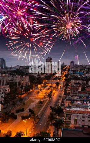 Festliches Silvester Feuerwerk in Havanna, Kuba Stockfoto