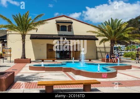 Charlotte Amalie, St.Thomas, USVI - 30. April 2019: Einkaufszentrum in Charlotte Amalie, St. Thomas, amerikanische Jungferninseln, Karibik. Stockfoto