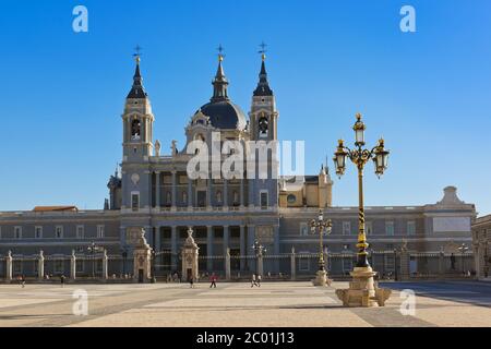 Almudena-Kathedrale von Madrid Spanien Stockfoto