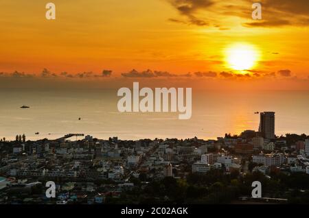 Sehen Sie Hua hin bei Sonnenaufgang Stockfoto