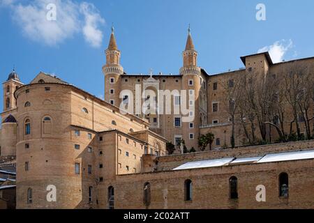 façade des Palazzo Ducale in Urbino - Außenlicht Stockfoto