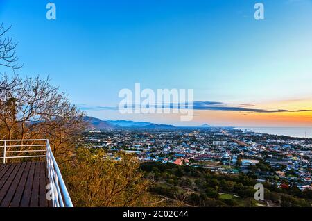 Blick auf die Stadt Hua hin bei Sonnenaufgang Stockfoto