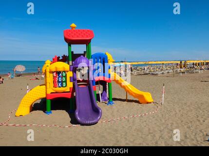 Spielzeug am Strand Stockfoto