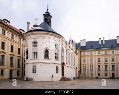 Kapelle des Heiligen Kreuzes auf der Prager Burg, Tschechische Republik auch Kaple Svateho Krize genannt Stockfoto