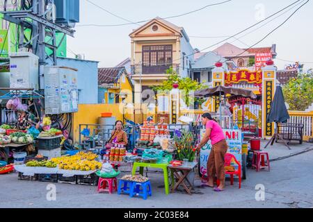 Stände gegenüber von Cho Tan an, Tan an Markt, Hoi an, Vietnam, Asien Stockfoto