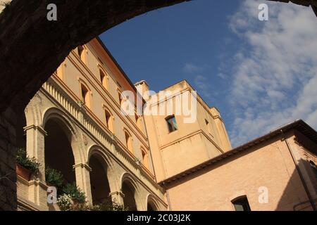 Via Frate Elia, Altstadt von Assisi, Umbrien, Italien Stockfoto