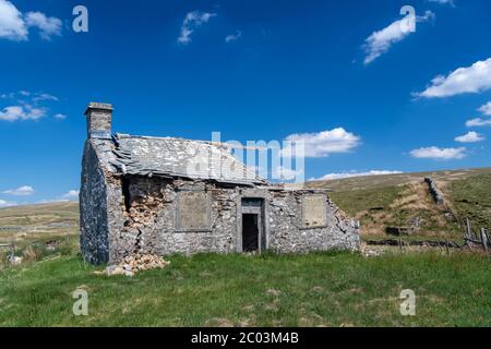 Alte Schießhütte an der B6255 zwischen Hawes und Ingleton, Yorkshire Dales National Park, Großbritannien. Stockfoto